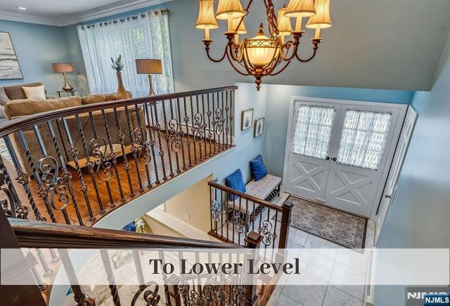 11 Stone Ridge Lane, Ho-ho-kus, NJ 07423