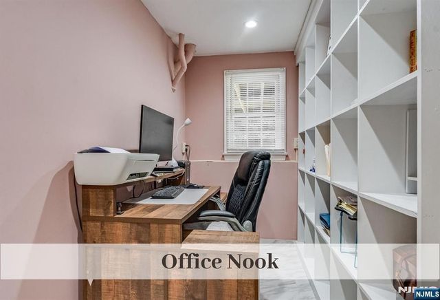 11 Stone Ridge Lane, Ho-ho-kus, NJ 07423