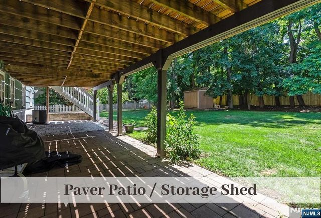 11 Stone Ridge Lane, Ho-ho-kus, NJ 07423