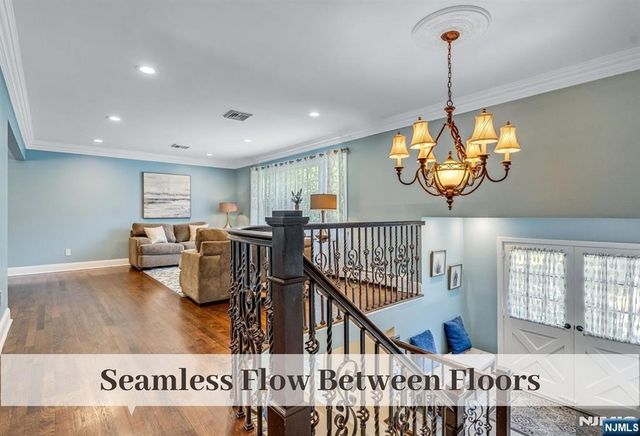 11 Stone Ridge Lane, Ho-ho-kus, NJ 07423