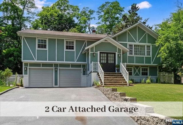 11 Stone Ridge Lane, Ho-ho-kus, NJ 07423
