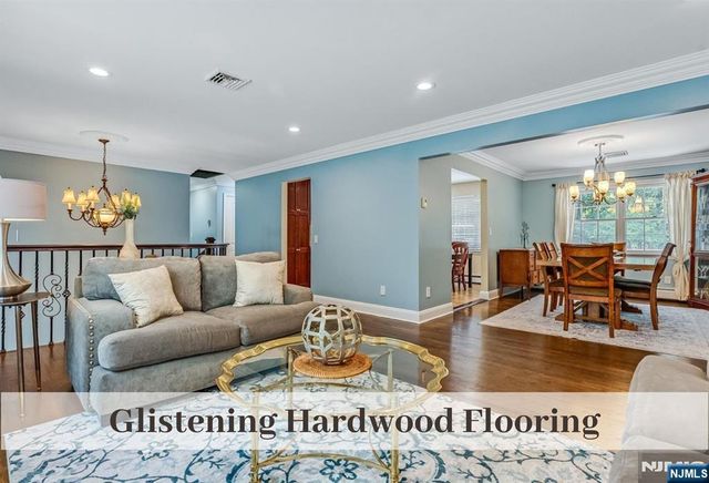 11 Stone Ridge Lane, Ho-ho-kus, NJ 07423