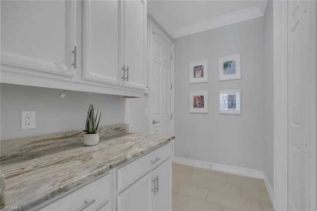 1511 Mockingbird DR, Naples, FL 34120