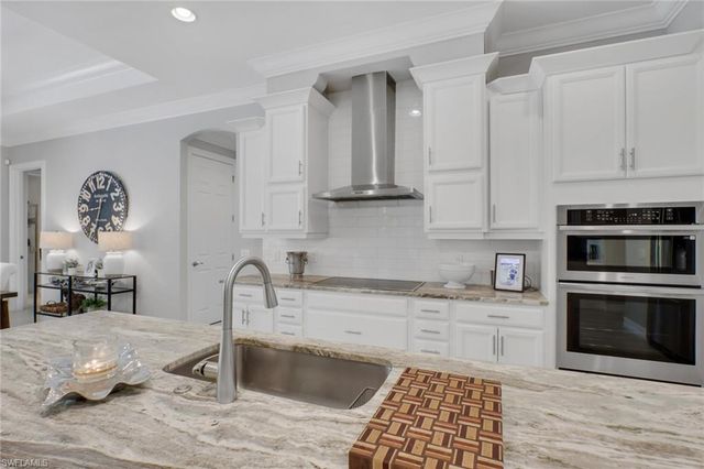 1511 Mockingbird DR, Naples, FL 34120