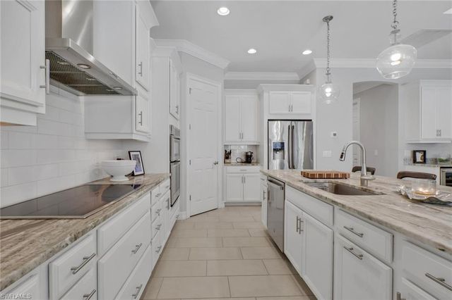 1511 Mockingbird DR, Naples, FL 34120