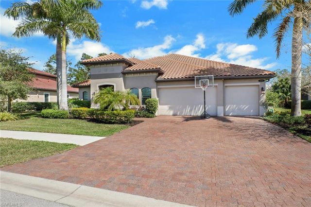 1511 Mockingbird DR, Naples, FL 34120