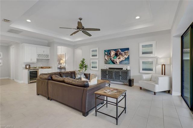 1511 Mockingbird DR, Naples, FL 34120