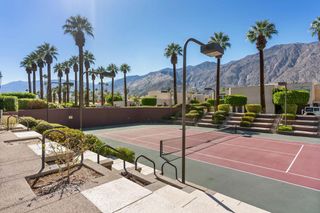 990 N Village Square, Palm Springs, CA 92262