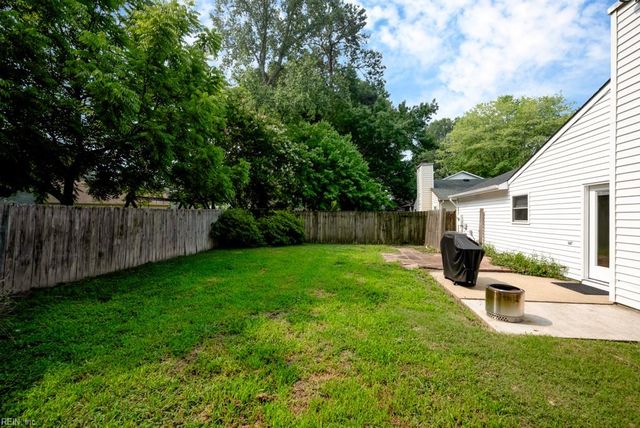 1404 Larkview DR, Virginia Beach, VA 23454