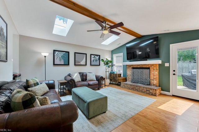 1404 Larkview DR, Virginia Beach, VA 23454