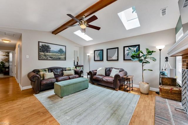 1404 Larkview DR, Virginia Beach, VA 23454
