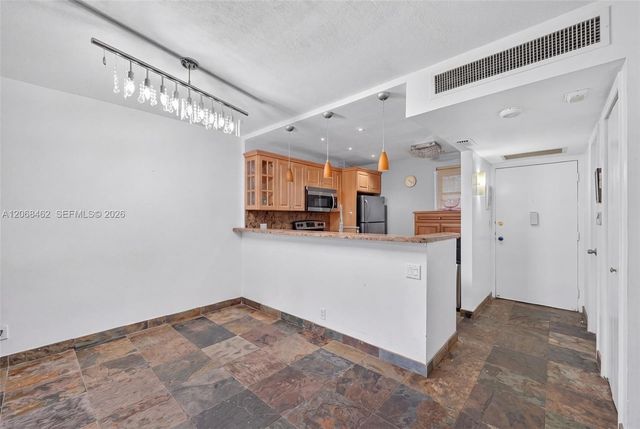 3301 N Country Club Drive 110, Aventura, FL 33180