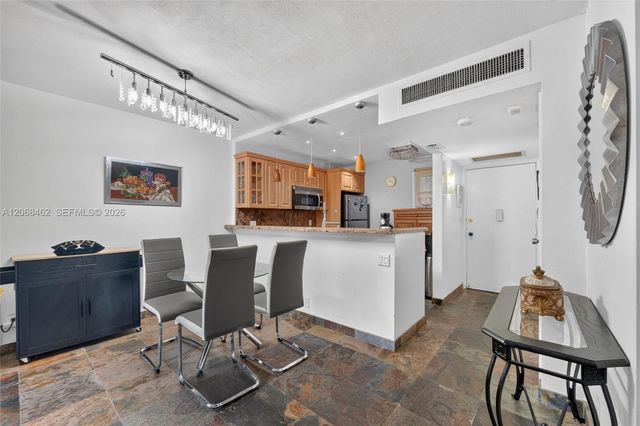 3301 N Country Club Drive 110, Aventura, FL 33180