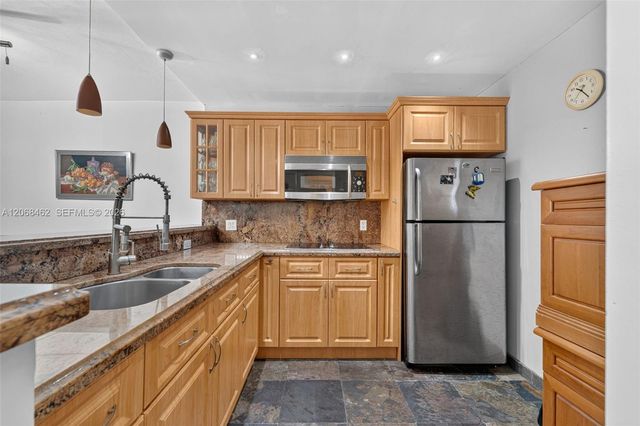 3301 N Country Club Drive 110, Aventura, FL 33180