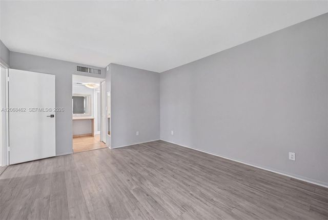 3301 N Country Club Drive 110, Aventura, FL 33180
