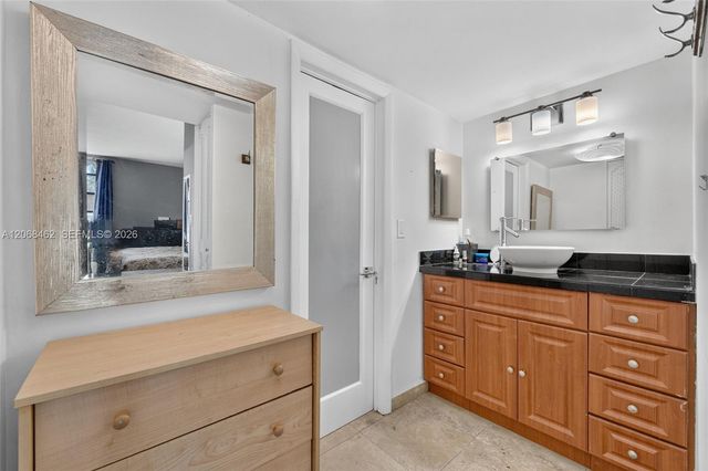 3301 N Country Club Drive 110, Aventura, FL 33180