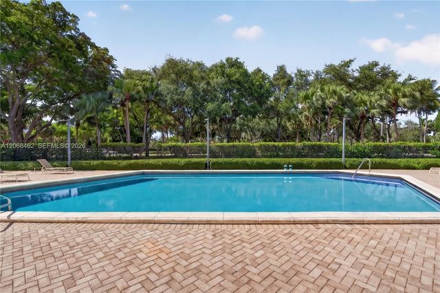 3301 N Country Club Drive 110, Aventura, FL 33180