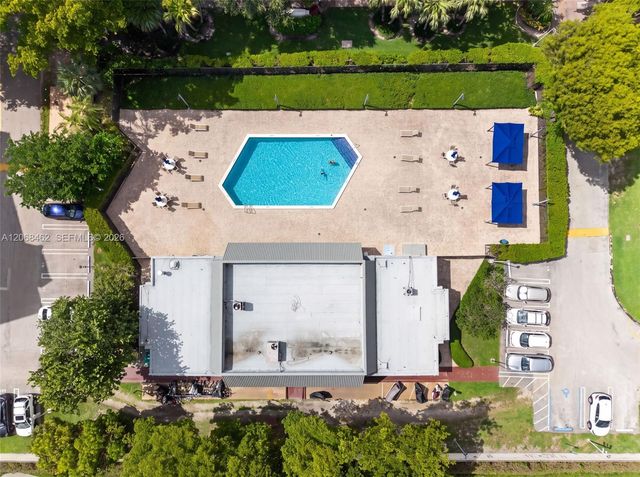 3301 N Country Club Drive 110, Aventura, FL 33180