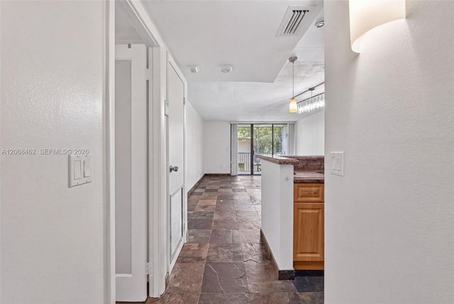 3301 N Country Club Drive 110, Aventura, FL 33180