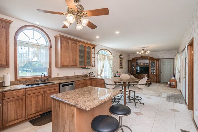 671 South Washington Street, Belchertown, MA 01007
