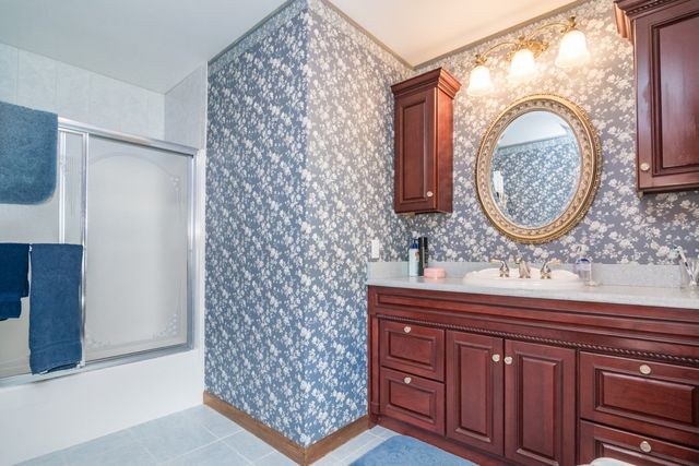 671 South Washington Street, Belchertown, MA 01007