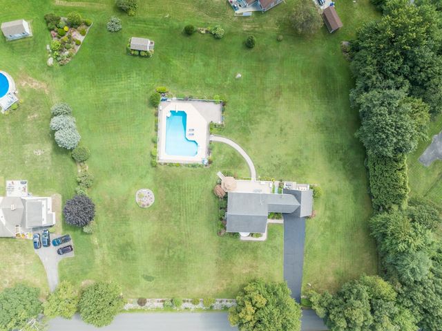 671 South Washington Street, Belchertown, MA 01007