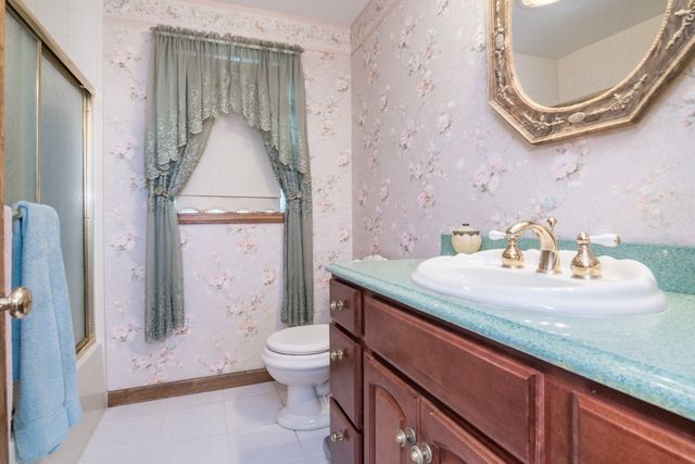 671 South Washington Street, Belchertown, MA 01007