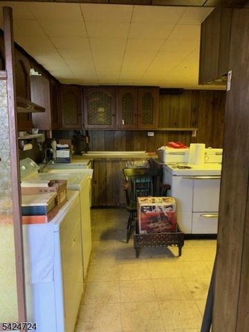 415 Hillside Ave, Clifton City, NJ 07110