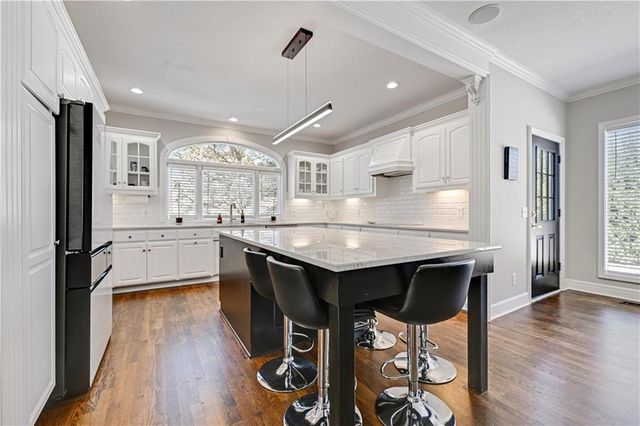 14708 Cedar Street, Leawood, KS 66224