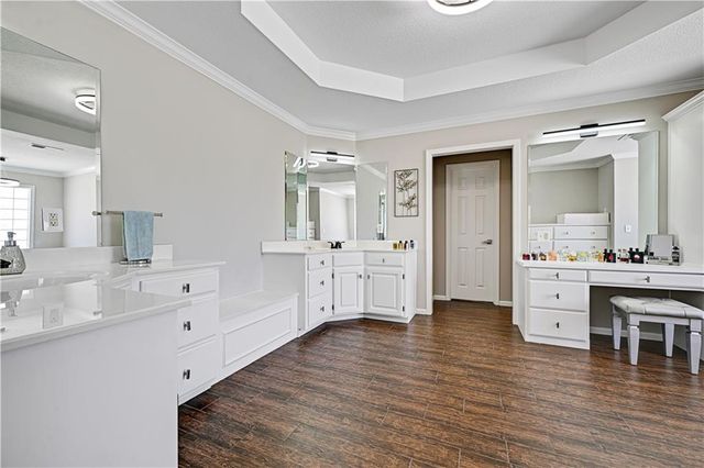 14708 Cedar Street, Leawood, KS 66224