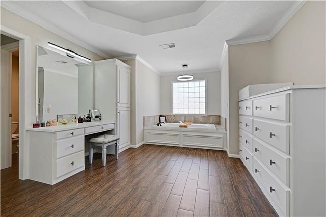 14708 Cedar Street, Leawood, KS 66224