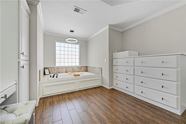 14708 Cedar Street, Leawood, KS 66224