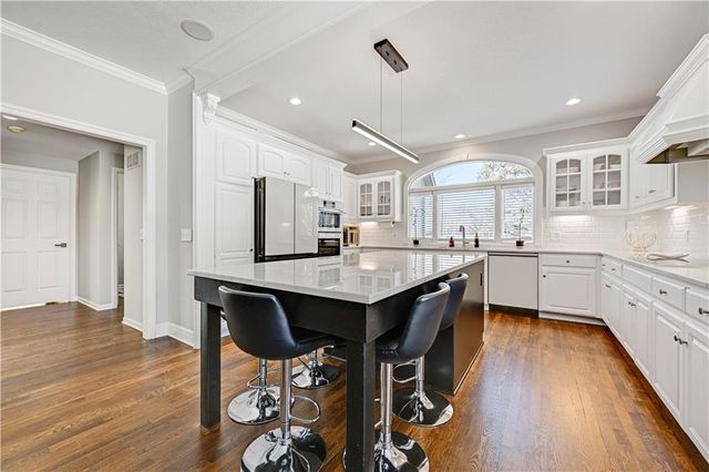 14708 Cedar Street, Leawood, KS 66224