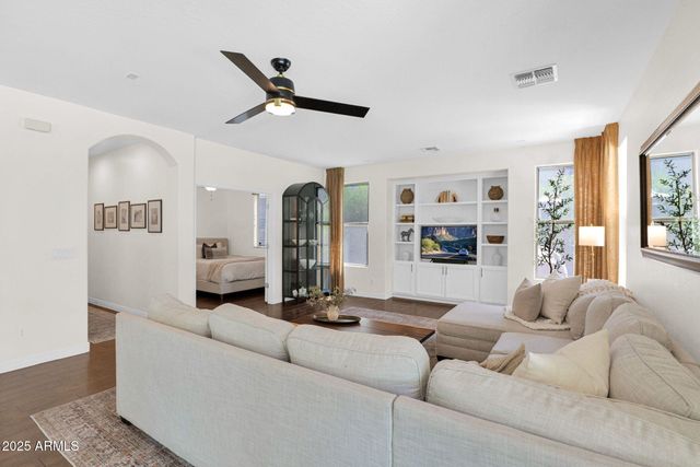 5046 W PARSONS Road, Phoenix, AZ 85083