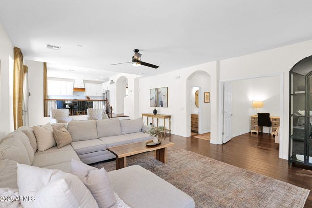 5046 W PARSONS Road, Phoenix, AZ 85083