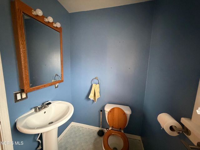 216 Deigle Drive, Toledo, OH 43615