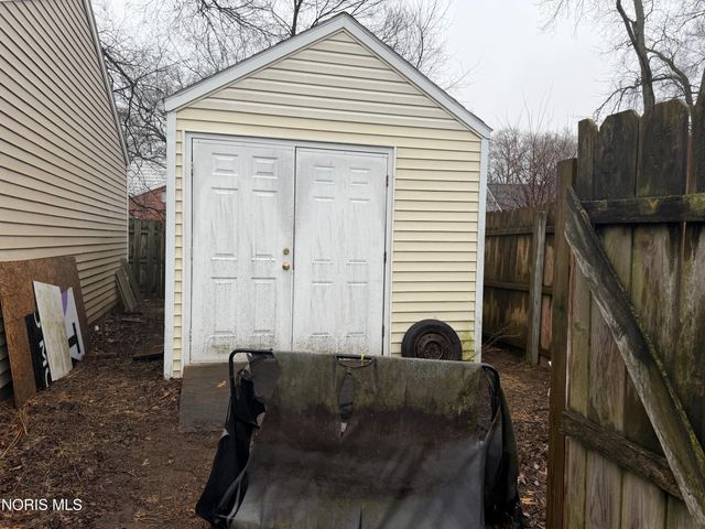 216 Deigle Drive, Toledo, OH 43615