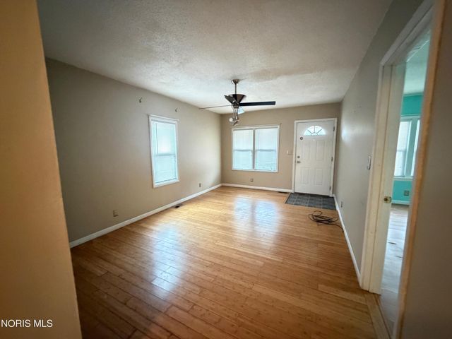 216 Deigle Drive, Toledo, OH 43615