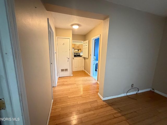 216 Deigle Drive, Toledo, OH 43615