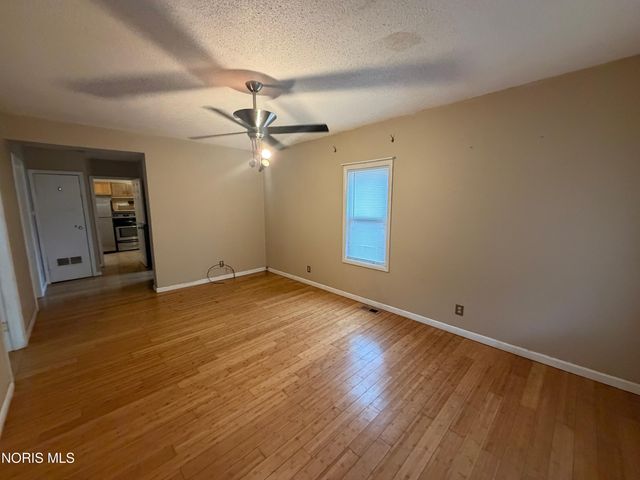 216 Deigle Drive, Toledo, OH 43615