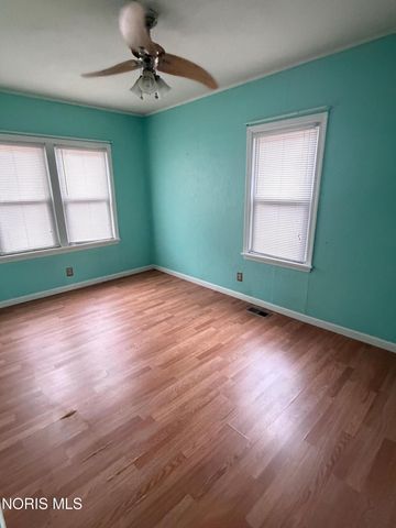 216 Deigle Drive, Toledo, OH 43615