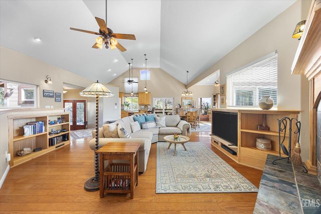 21805 Mountain Drive, Tehachapi, CA 93561