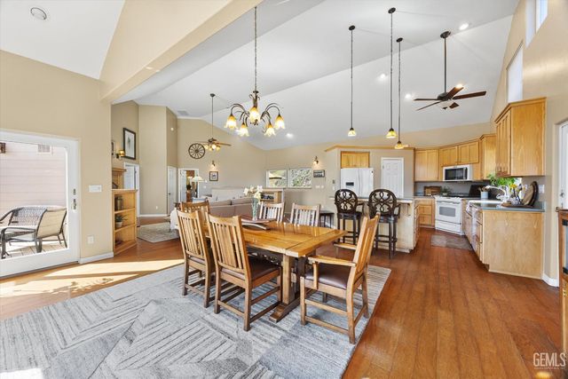 21805 Mountain Drive, Tehachapi, CA 93561