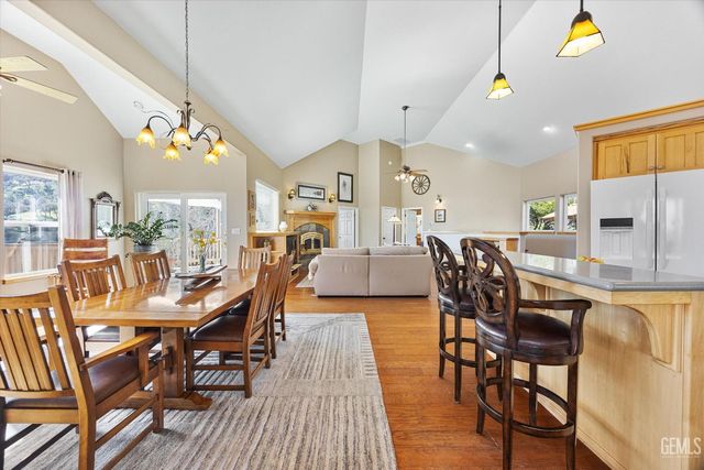 21805 Mountain Drive, Tehachapi, CA 93561