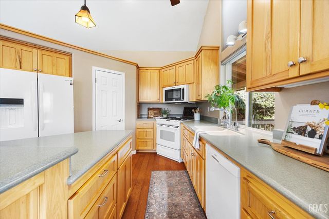 21805 Mountain Drive, Tehachapi, CA 93561