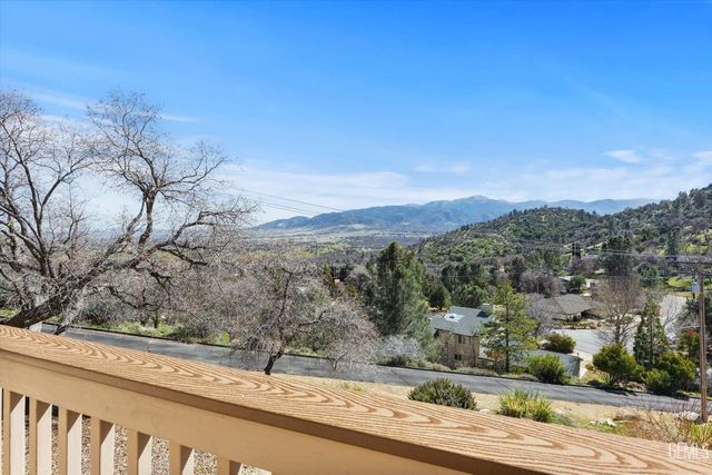 21805 Mountain Drive, Tehachapi, CA 93561