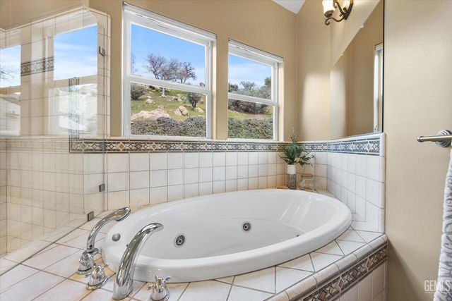 21805 Mountain Drive, Tehachapi, CA 93561