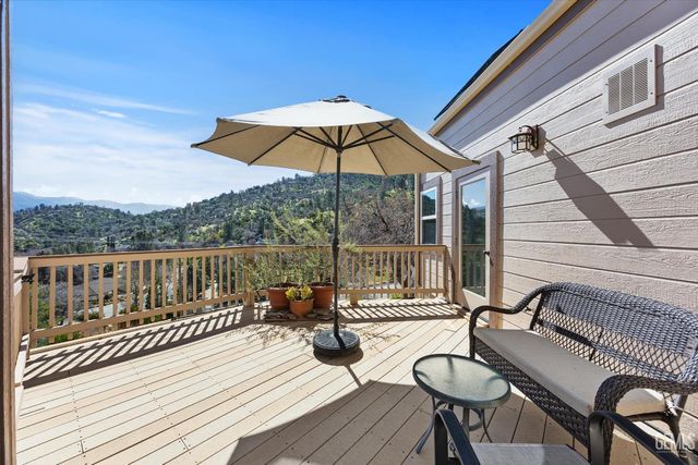 21805 Mountain Drive, Tehachapi, CA 93561