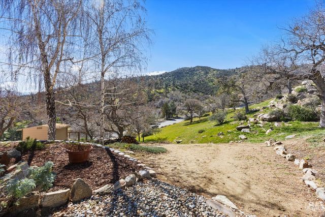 21805 Mountain Drive, Tehachapi, CA 93561