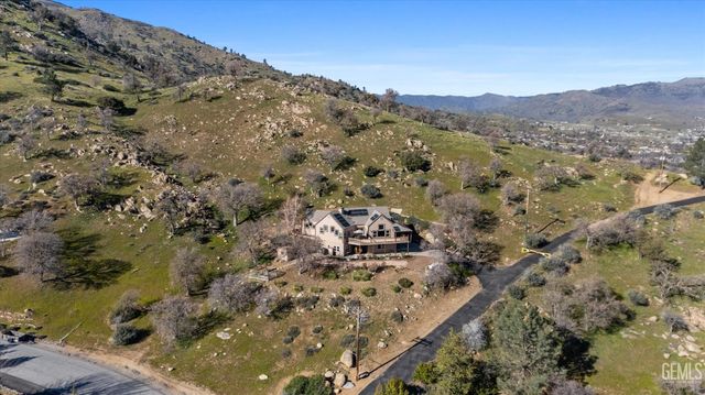 21805 Mountain Drive, Tehachapi, CA 93561
